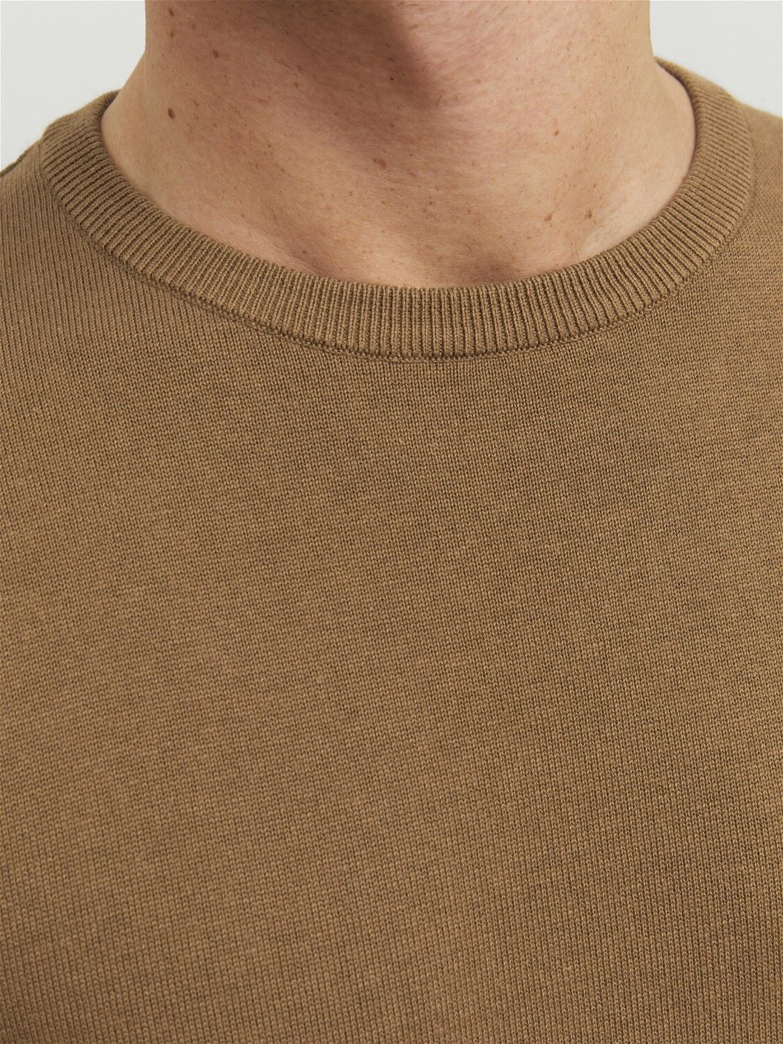 JACK & JONES Basic knit crew neck slim fit, heren pullover katoen met O-hals, camel bruin