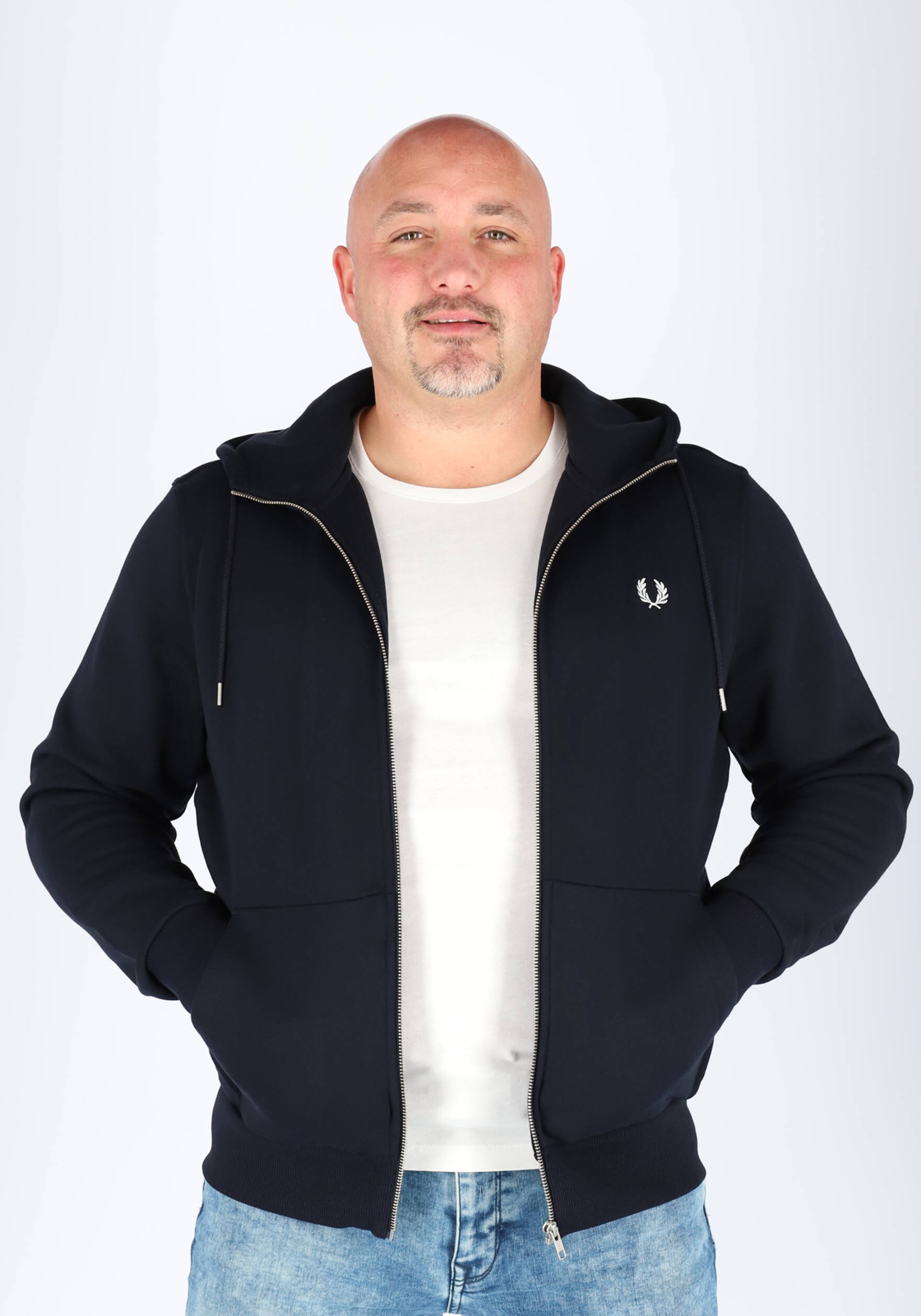 5-5034605846874-social-Shoot_Social_Tim_J7536-795_HR Fred Perry hoodie sweatvest, blauw