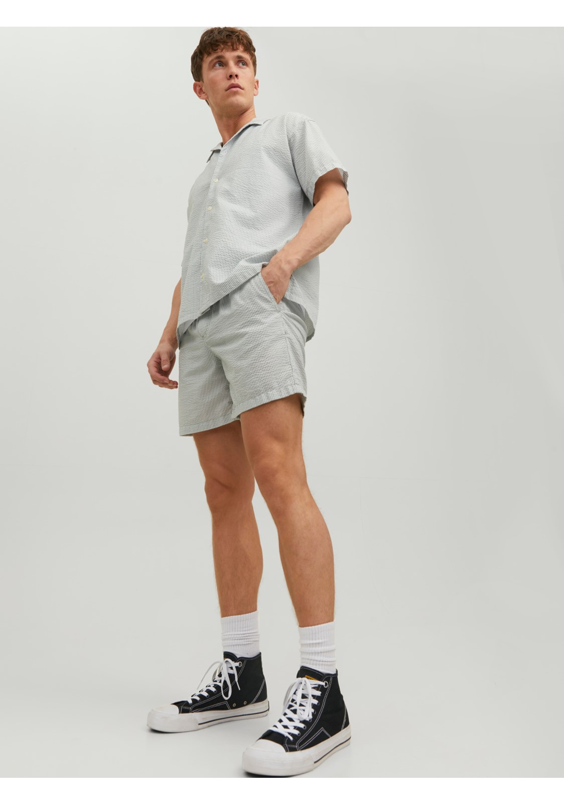 image_9_jj__4220353__creativejpgv63a1efceff9dac2382590dcedbe658bd81b4 JACK & JONES Jeff Jogger Seersucker regular fit, heren joggingbroek kort, grijs ecru