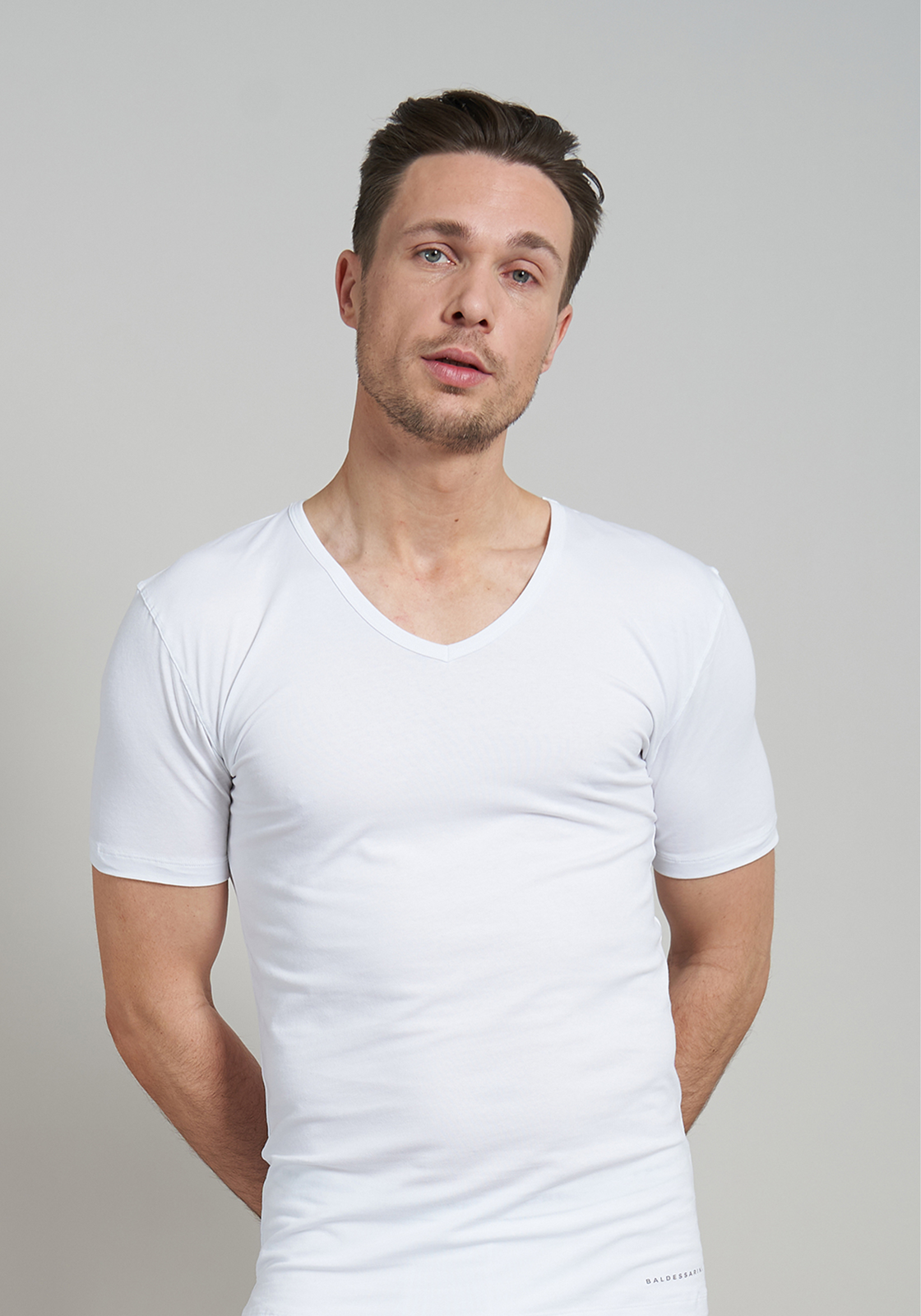 90004-110 BALDESSARINI heren T-shirt V-hals (2-pack), wit
