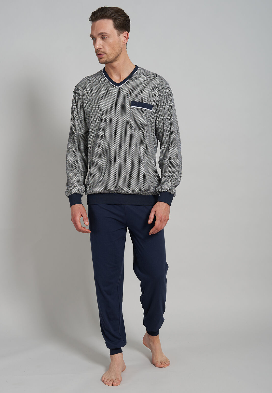 Gotzburg heren pyjama V-hals, middenblauw mini dessin