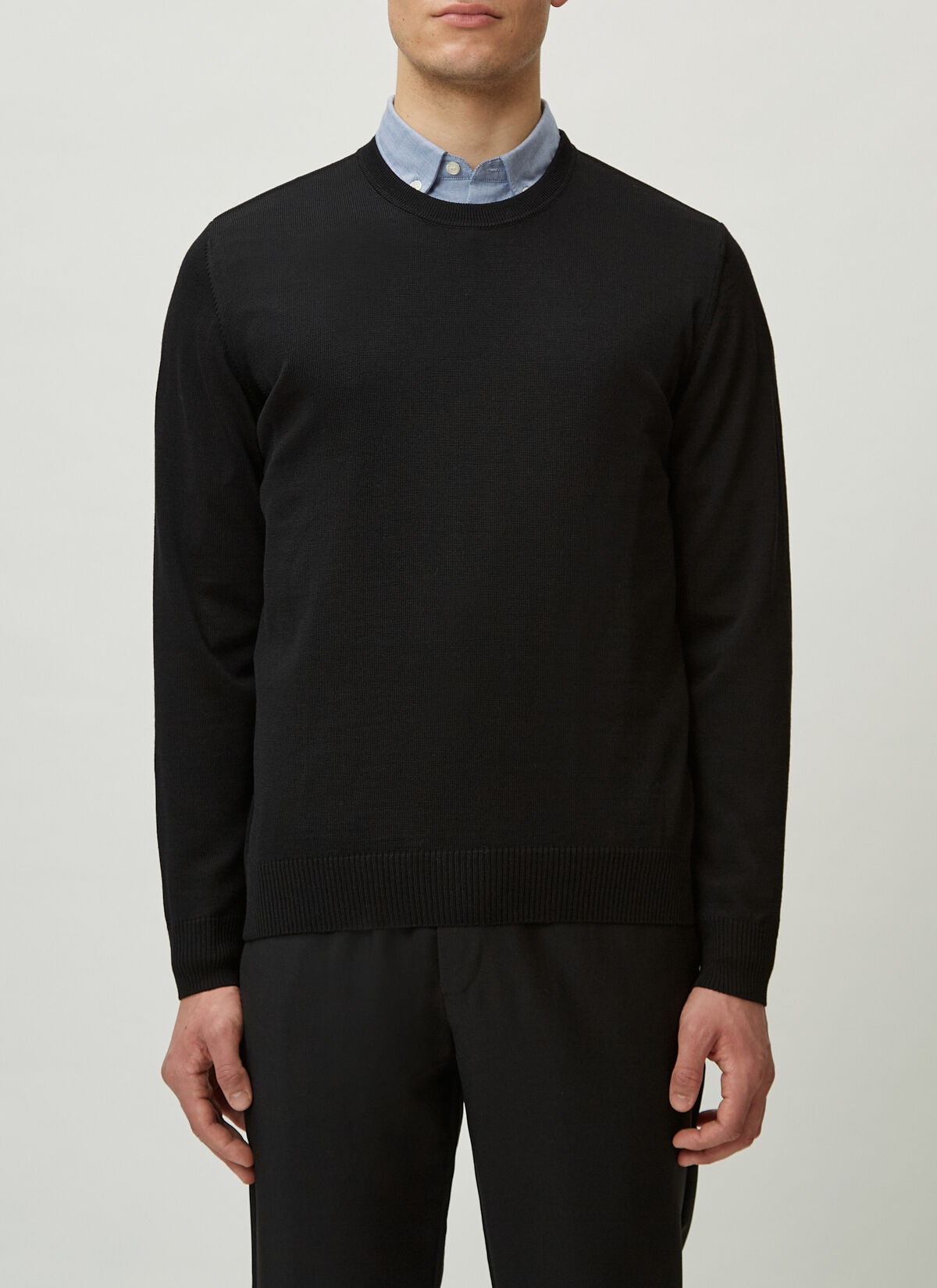 MAERZ Classic Fit heren trui met O-hals wol, zwart