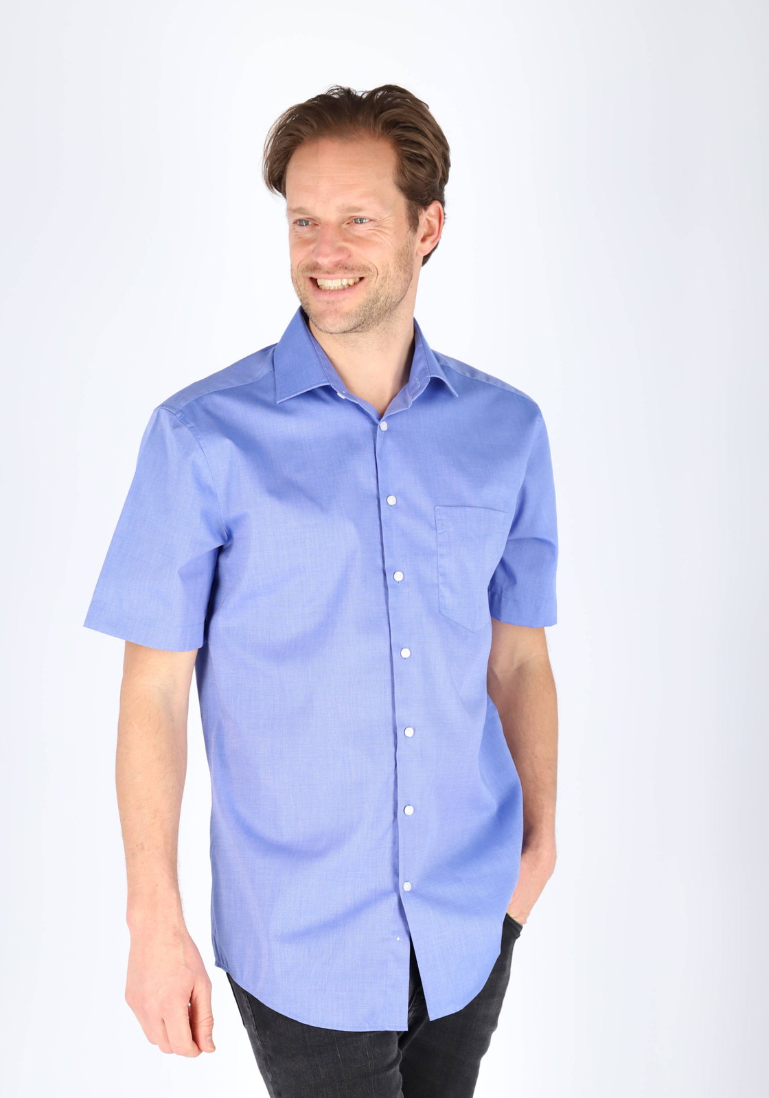 06-4021641477972-social-Bas_shoot_tm_feb_2028_864804_Basis_003001-14_HR Seidensticker regular fit overhemd, korte mouw, middenblauw fil a fil