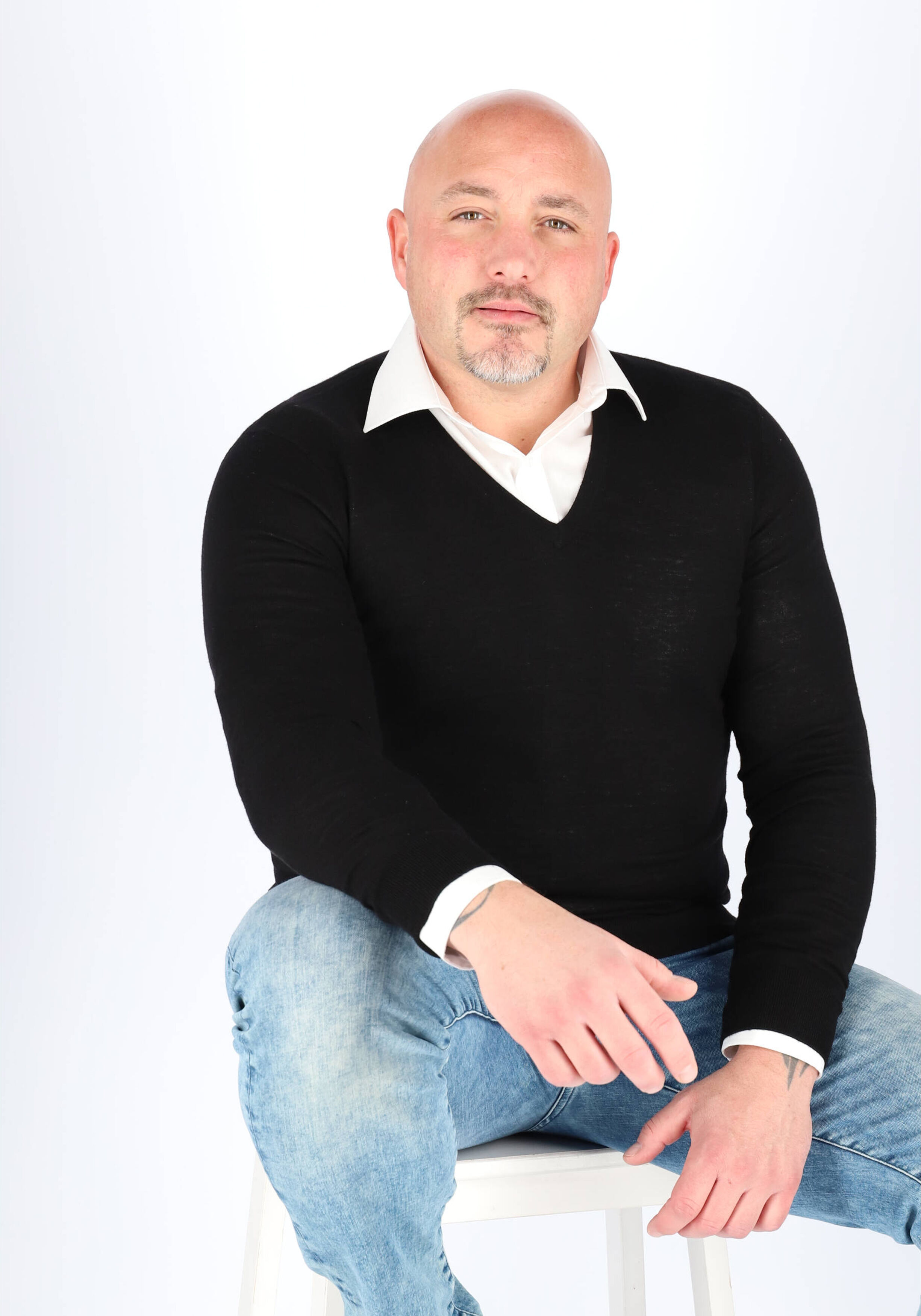 OLYMP Level 5 body fit trui wol met zijde, V-hals, zwart