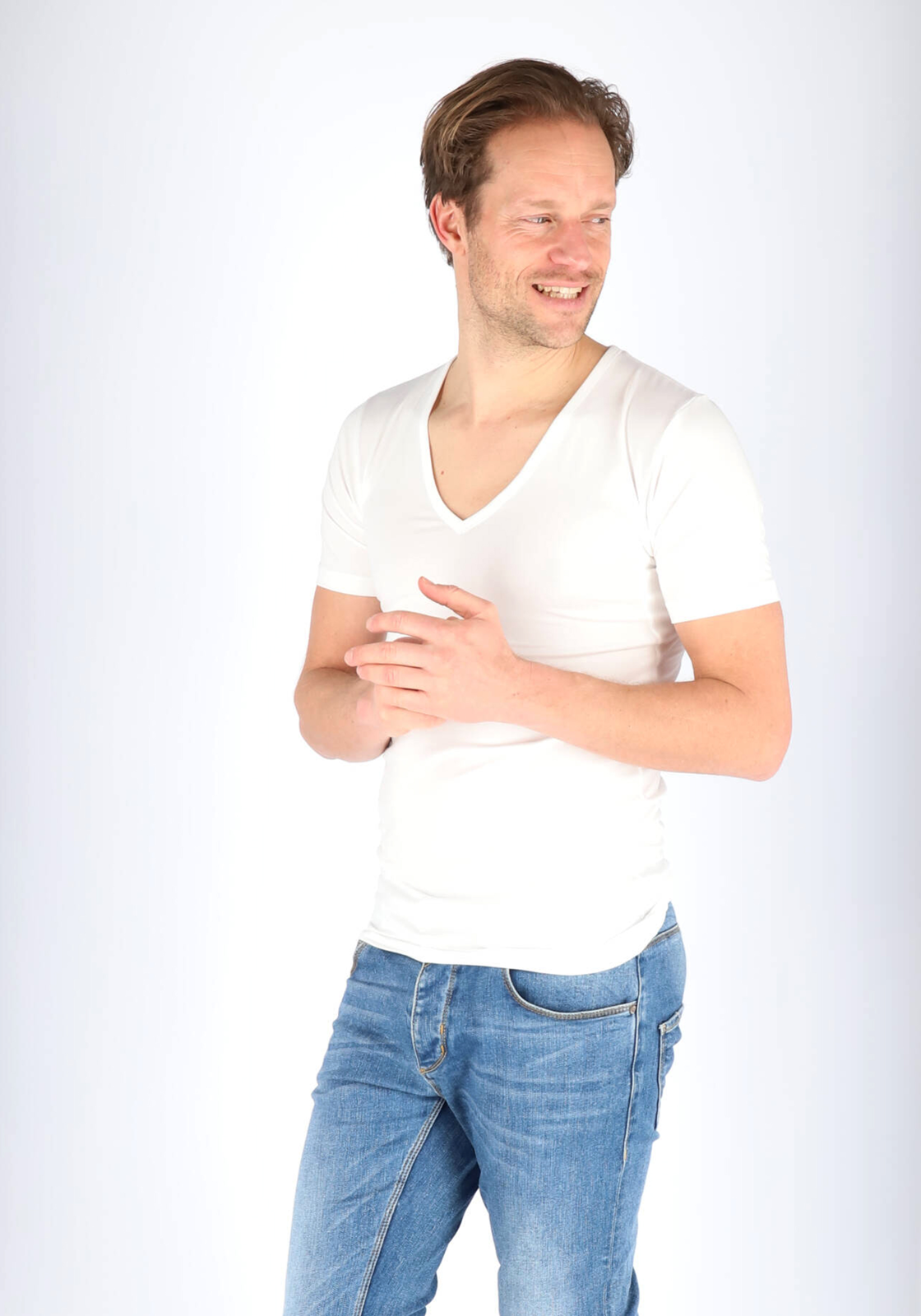07-4004124270468-modellenfotos-mey-tm_feb_2028_HR Mey Dry Cotton functional T-shirt (1-pack), heren T-shirt slim fit diepe V-hals, wit