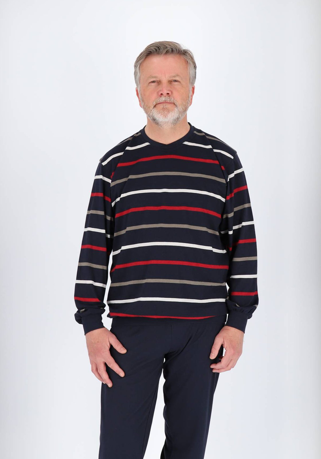 Gotzburg heren pyjama O-hals, donkerblauw gestreept Gotzburg heren pyjama O-hals, donkerblauw gestreept