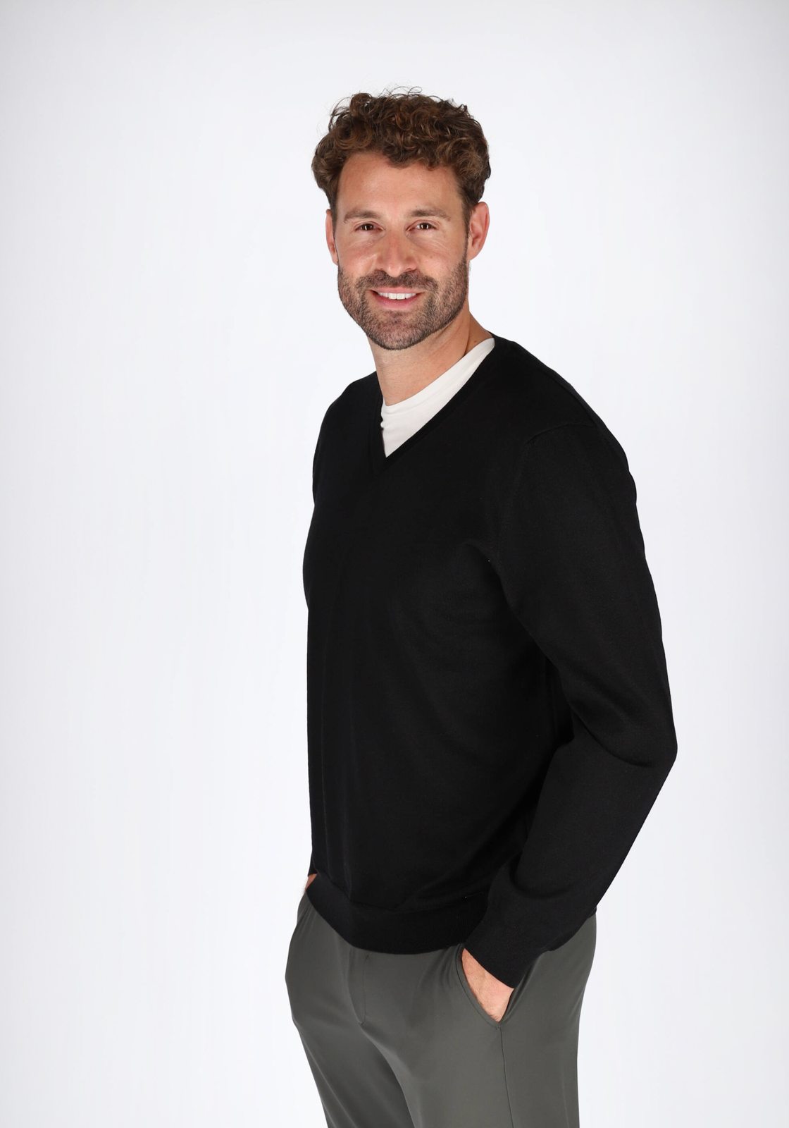 02-4049445489083-hemdvoorhem-Shoot_Auke_900138_mixed_brands-tm_juni_2028-olymp-basis-0150-10-68_HR OLYMP modern fit trui wol, V-hals, zwart