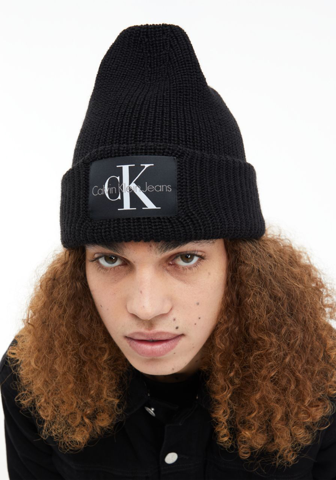 3-8719853285589_CK_muts_K50K506242BDS_HR Calvin Klein muts, monologo patch beanie, zwart