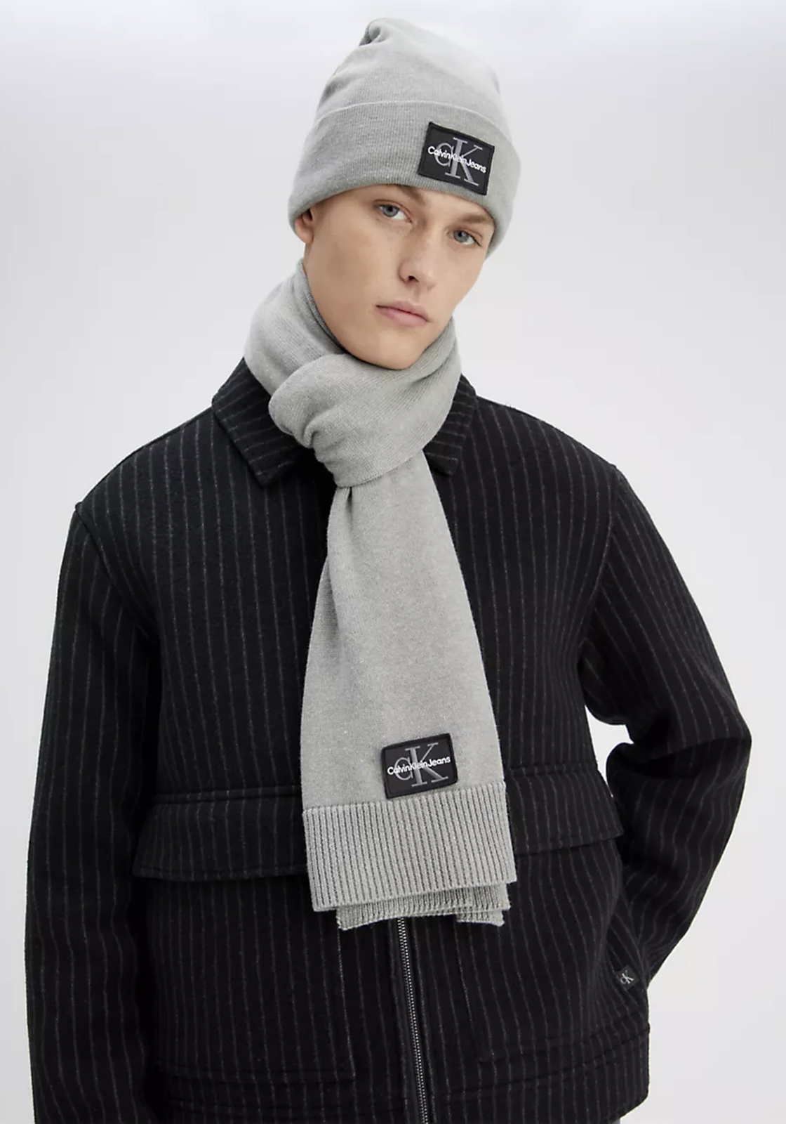 2-8720639558124-K50K5124570I0-calvin_klein-accessoires_HR Calvin Klein sjaal, monologo patch scarf, grijs