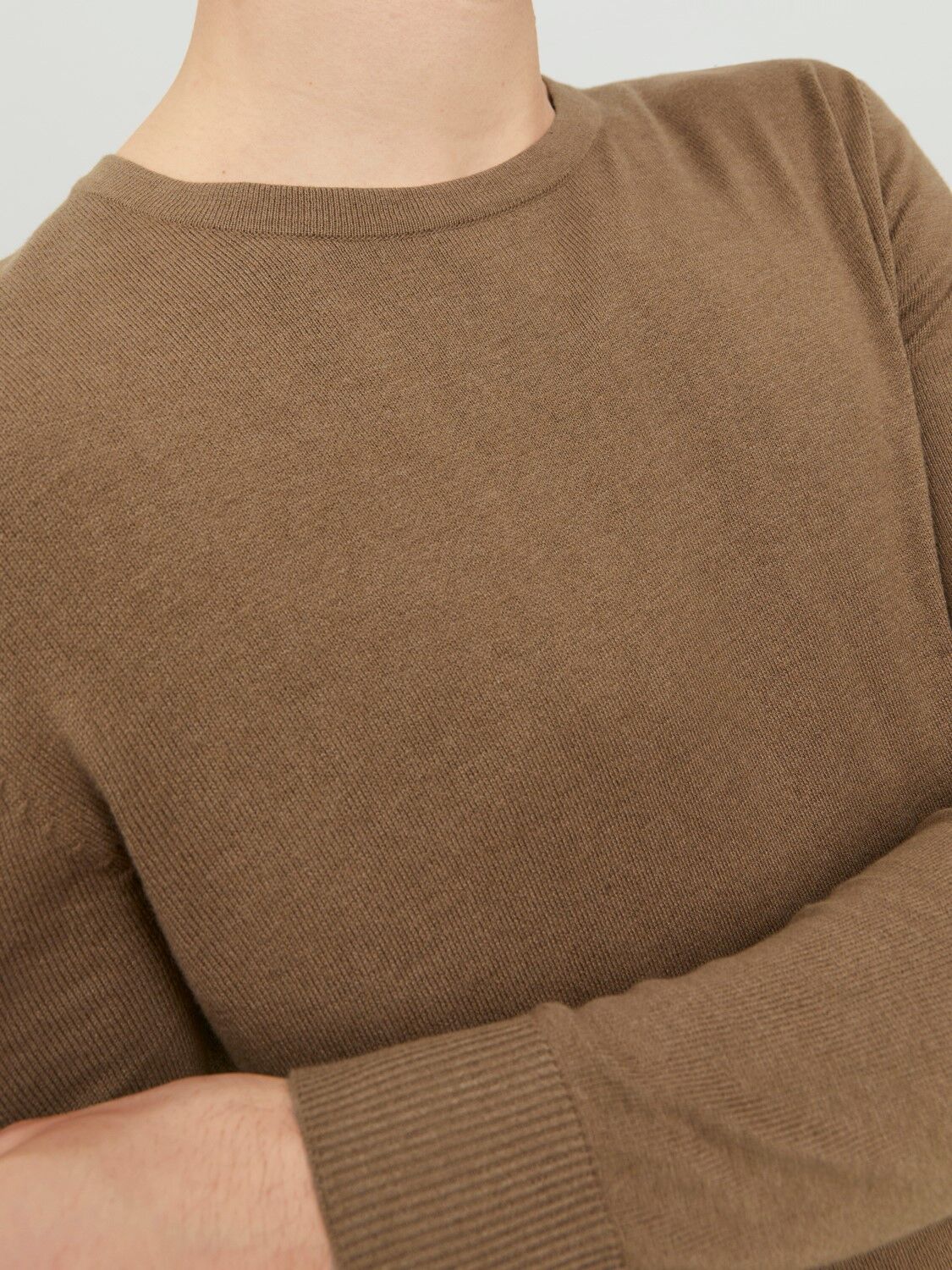 JACK & JONES Emil knit crew neck slim fit, heren pullover viscosemengsel met O-hals, camel bruin