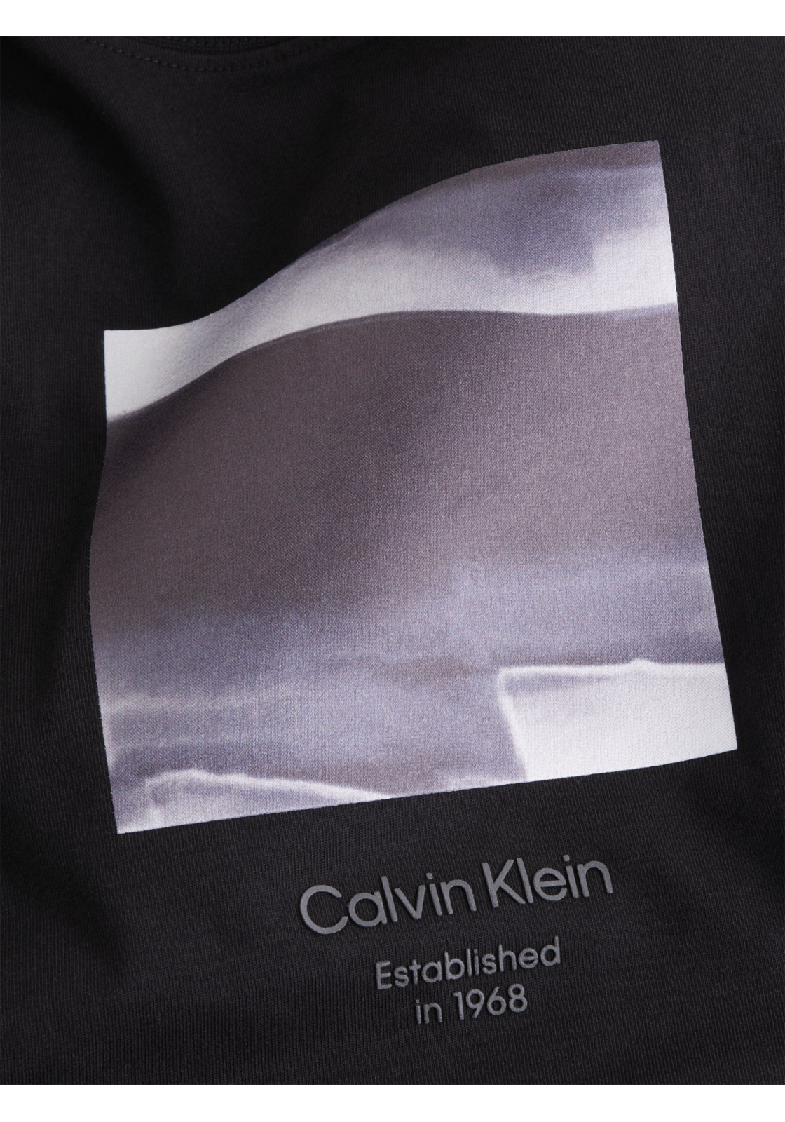 image_3_K10K112488BEH_D_C4161wid2000amphei2000ampop_usm1710 Calvin Klein Diffused Graphic T-shirt, heren T-shirt korte mouw O-hals, zwart dessin