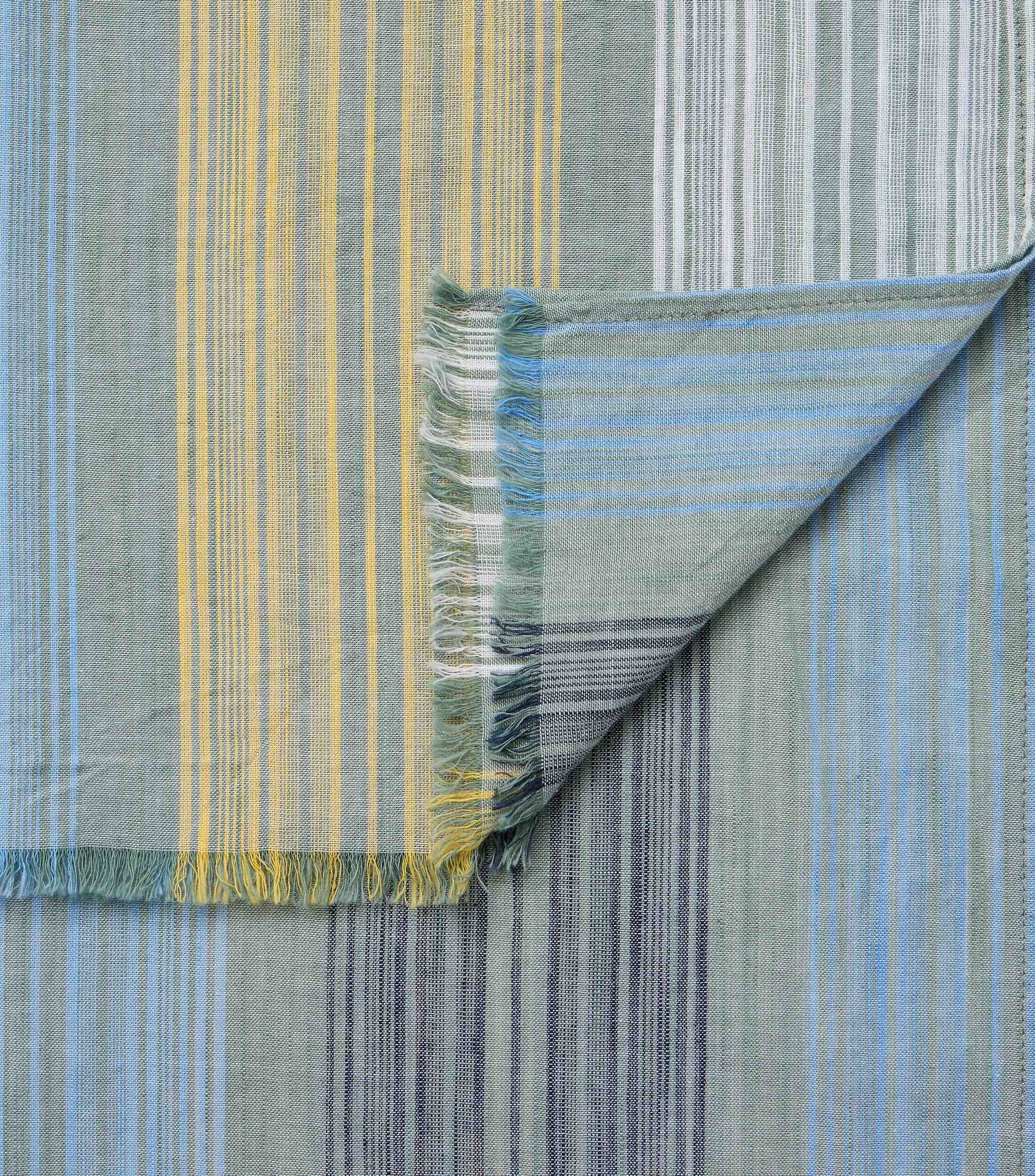 CASA MODA sjaal, groen met blauw en wit dessin