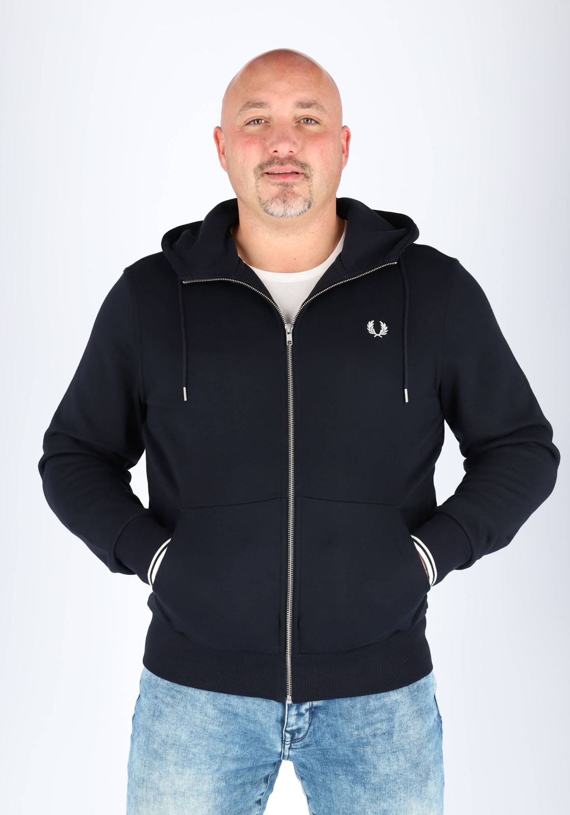 3-5034605846874-social-Shoot_Social_Tim_J7536-795_HR Fred Perry hoodie sweatvest, blauw