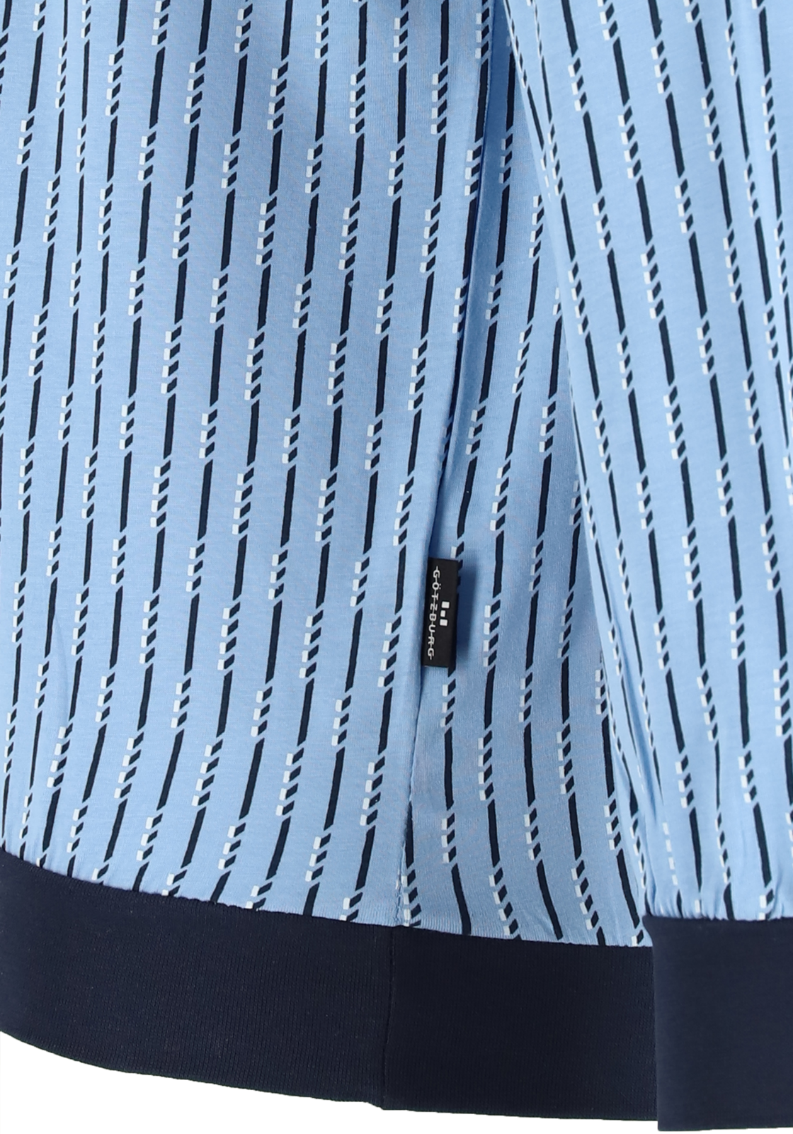 9-4060084133922-gotzburg-GOTZBURG_PJ_lichtblauw_452013625_detail_HR Gotzburg heren pyjama, V-hals, lichtblauw met blauw en wit dessin