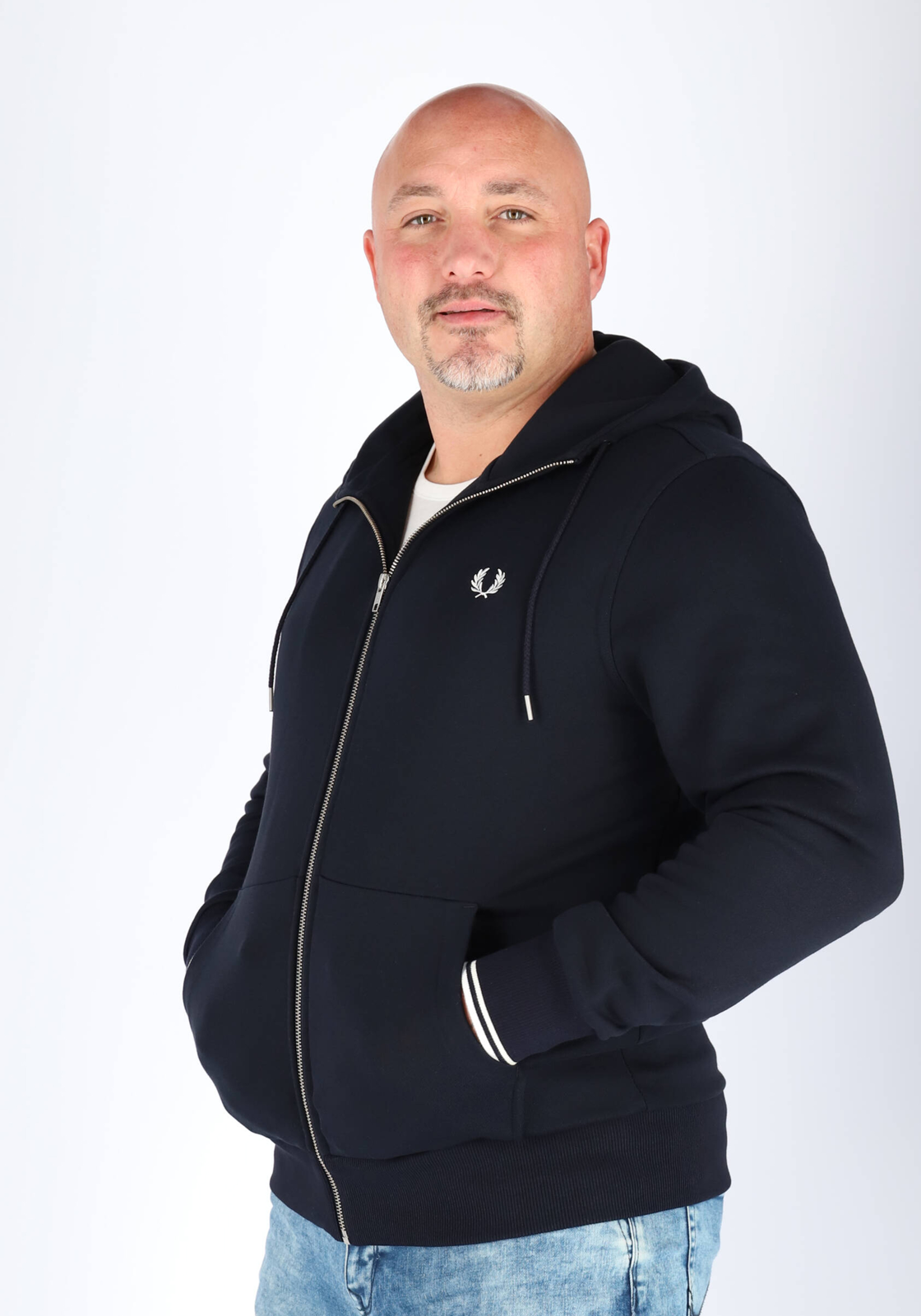 4-5034605846874-social-Shoot_Social_Tim_J7536-795_HR Fred Perry hoodie sweatvest, blauw