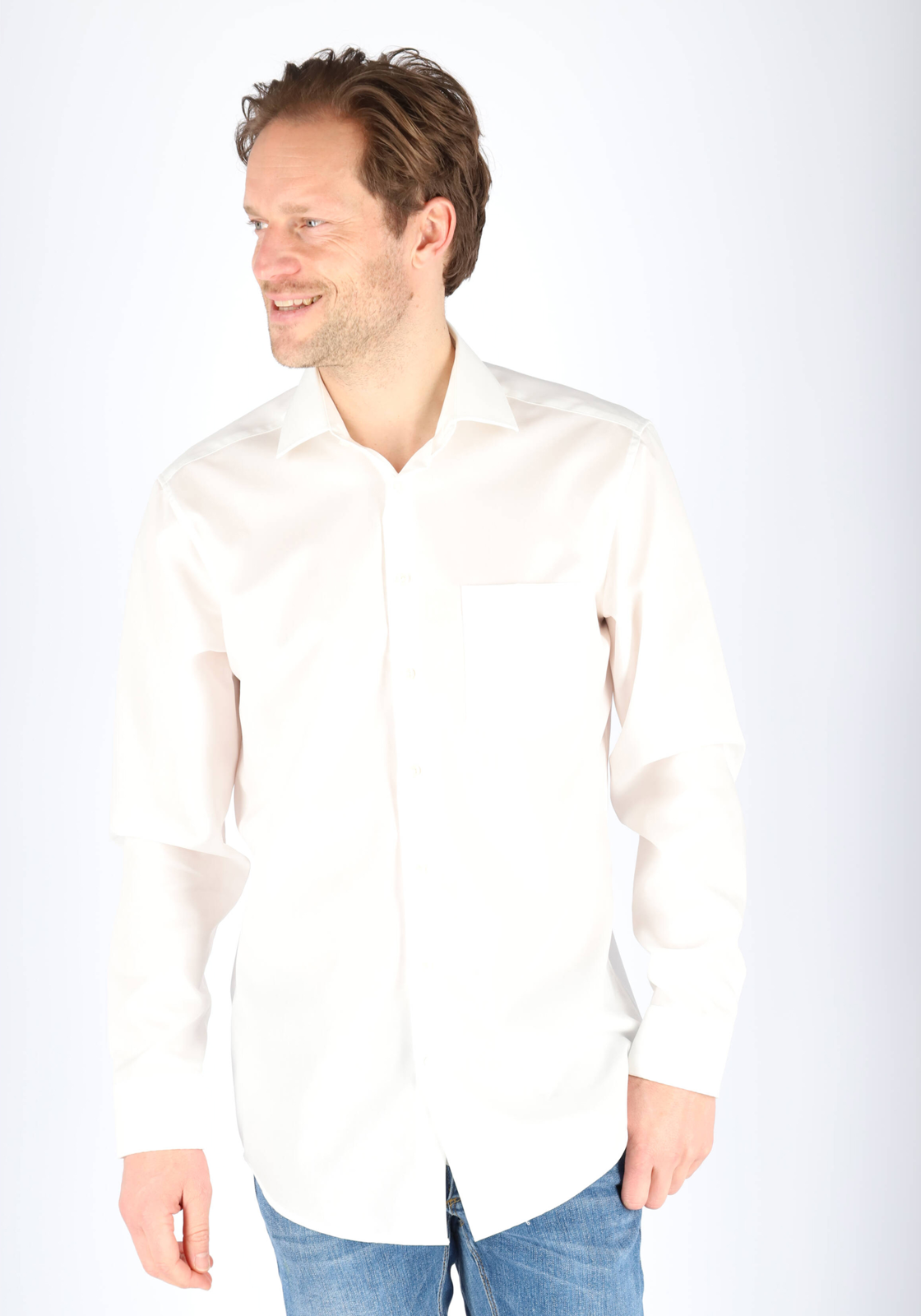 05-4021641444721-social-Bas_shoot_tm_feb_2028_864804_Basis_001000-21_HR Seidensticker regular fit overhemd, beige