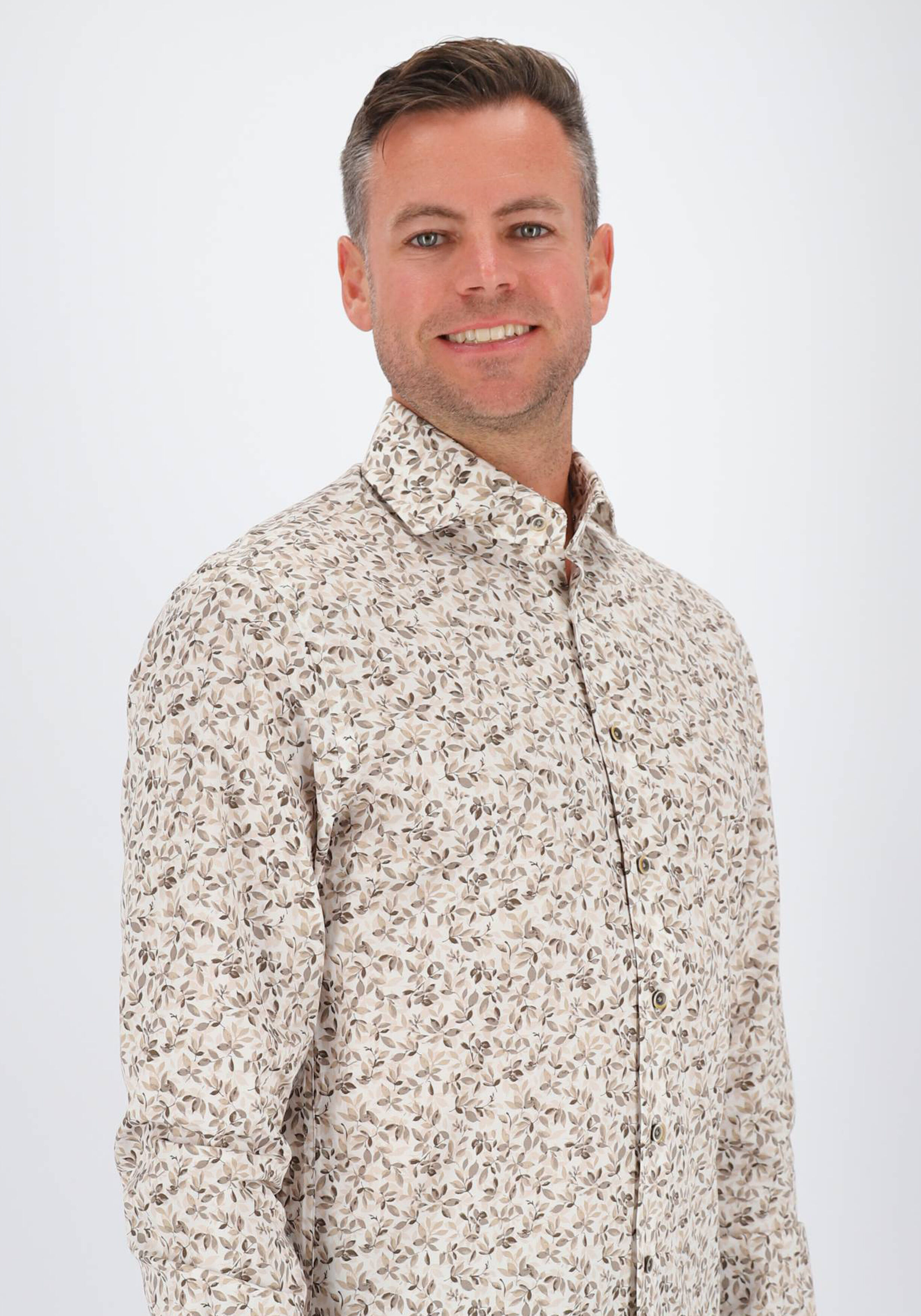 Michaelis slim fit heren overhemd, popeline, bruin en beige met wit bladeren dessin