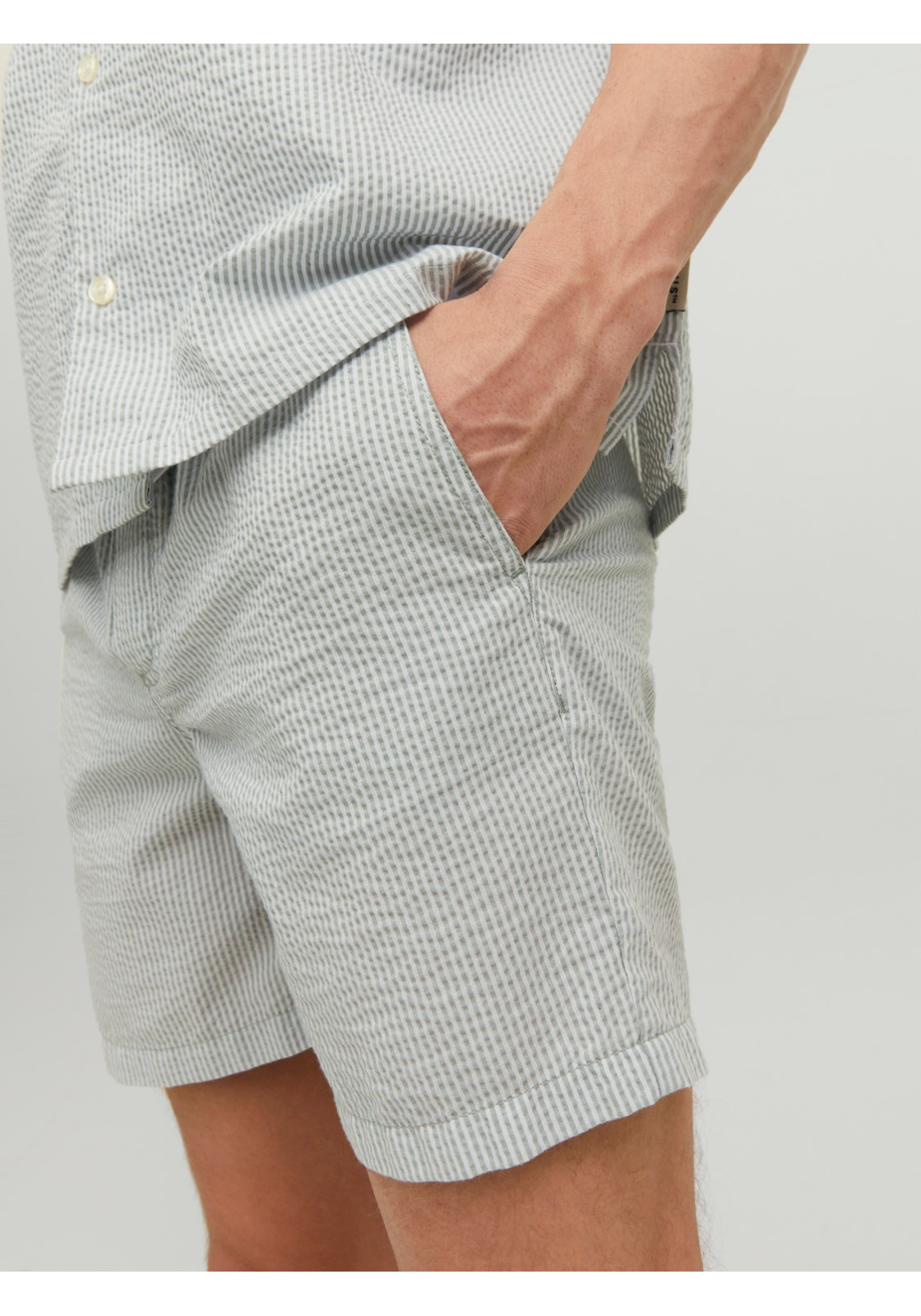 image_8_jj__4220353__detail1jpgvfb1f9bc8691c3eecea6632d0ca0cc6cb54c0 JACK & JONES Jeff Jogger Seersucker regular fit, heren joggingbroek kort, grijs ecru