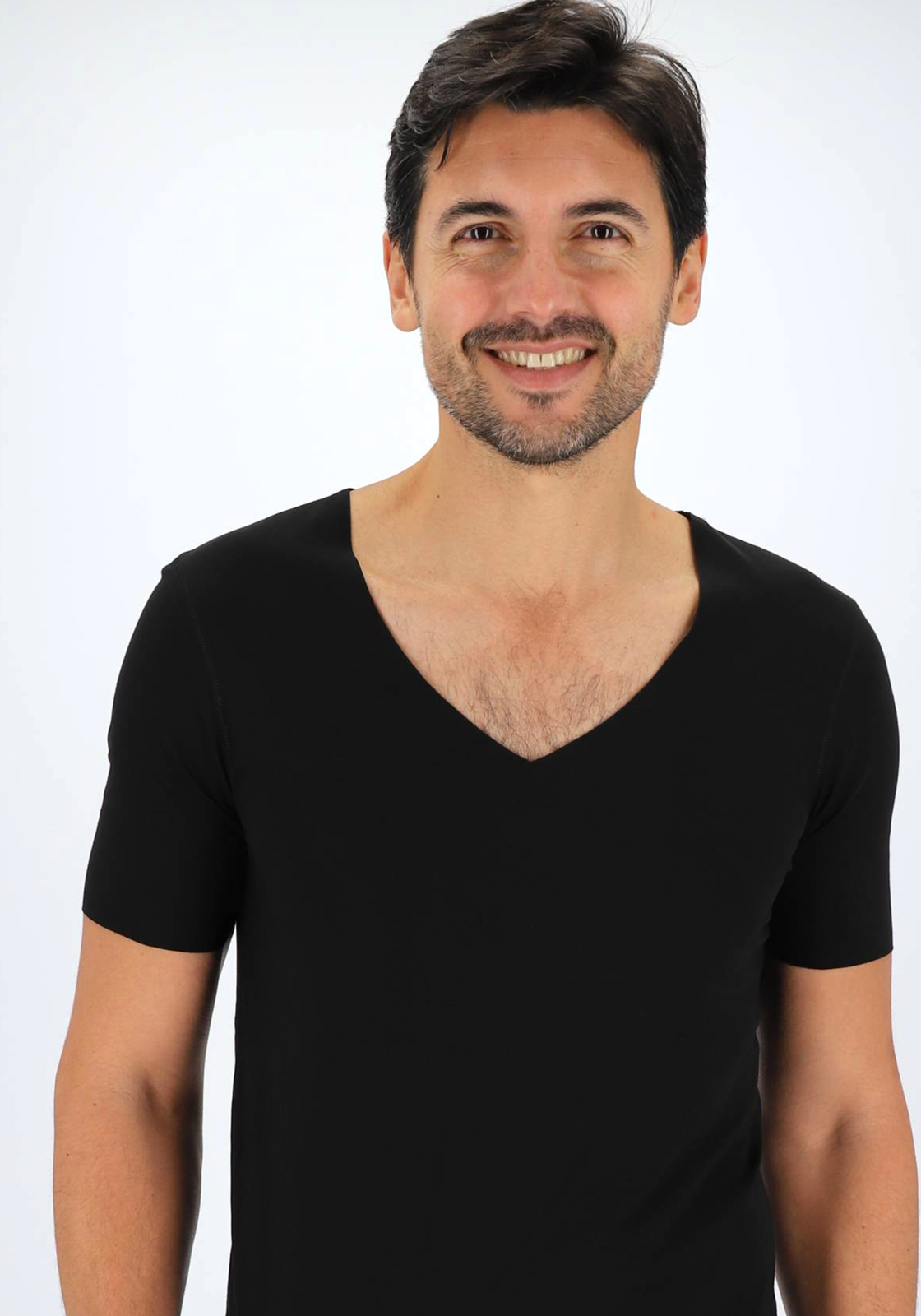 SCHIESSER Laser Cut T-shirt (1-pack), naadloos met diepe V-hals, zwart  SCHIESSER Laser Cut T-shirt (1-pack), naadloos met diepe V-hals, zwart