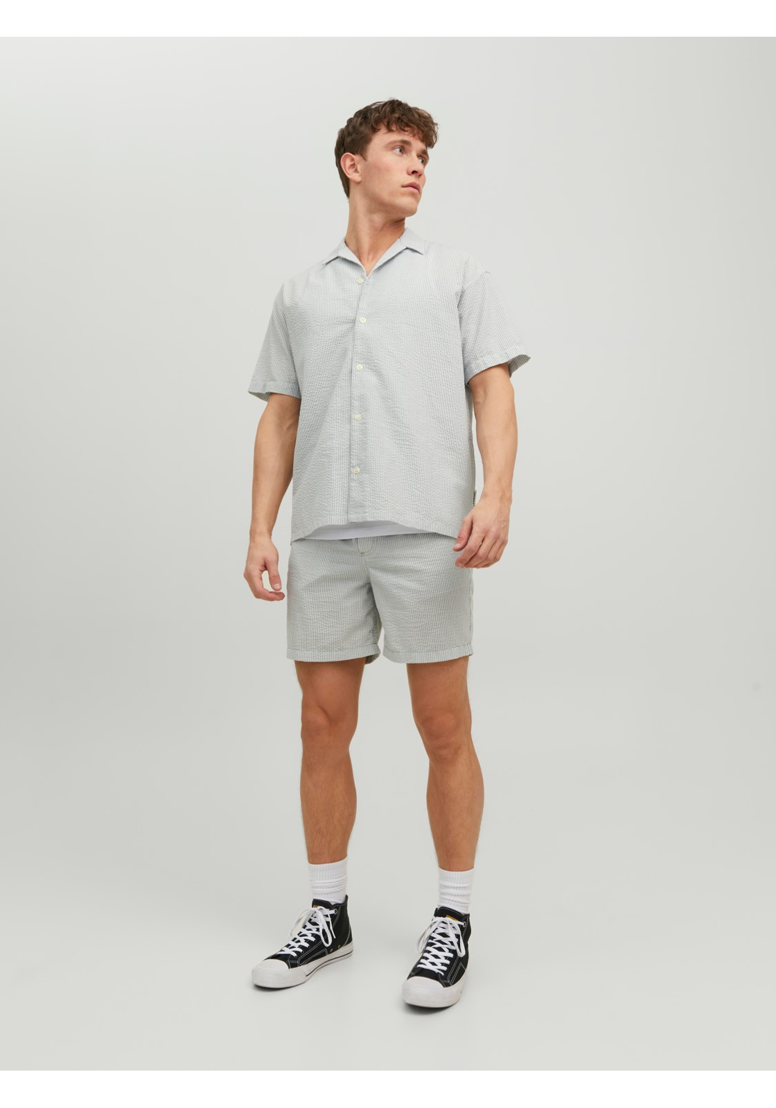 image_6_jj__4220353__frontfulljpgvc559f3eeefc3185a488a4ebd76cdecef1294 JACK & JONES Jeff Jogger Seersucker regular fit, heren joggingbroek kort, grijs ecru