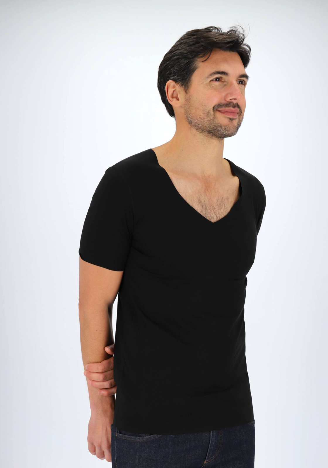 SCHIESSER Laser Cut T-shirt (1-pack), naadloos met diepe V-hals, zwart  SCHIESSER Laser Cut T-shirt (1-pack), naadloos met diepe V-hals, zwart