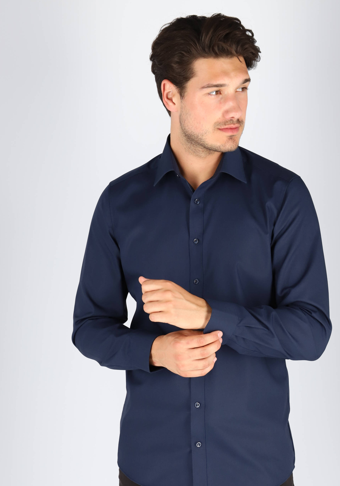 05-4055987956761-social-Shoot_Milan_894480_Marvelis-tm_juni_2028-basis-6799-64-80_HR MARVELIS body fit overhemd, donkerblauw
