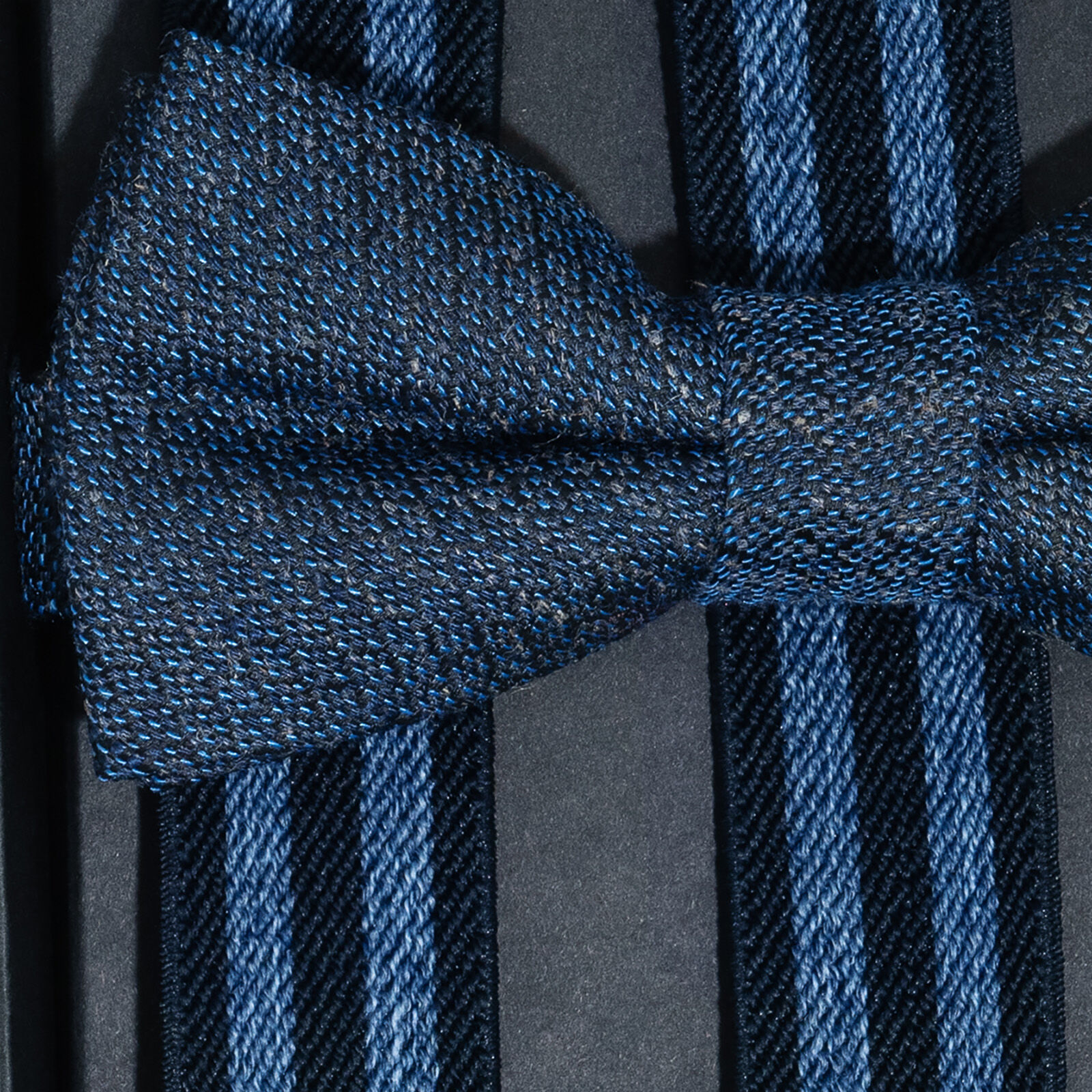 LINDENMANN heren bretels Y-vorm met strikje, blauw gestreept
